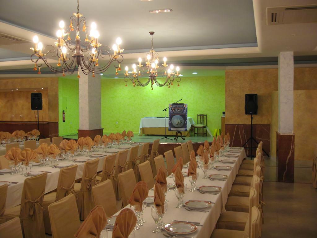 Hotel Restaurante San Roque Медіна-дель-Кампо Екстер'єр фото